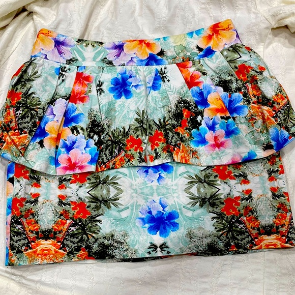 ZARA 🌺 skirt 4X$20 - Picture 2 of 5